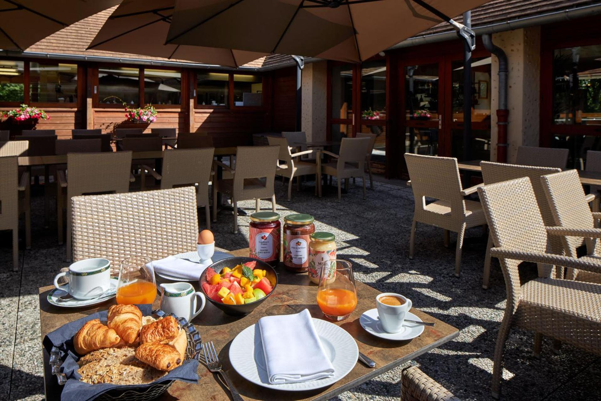Hotel Centre Port-Royal Saint-Lambert  Екстериор снимка