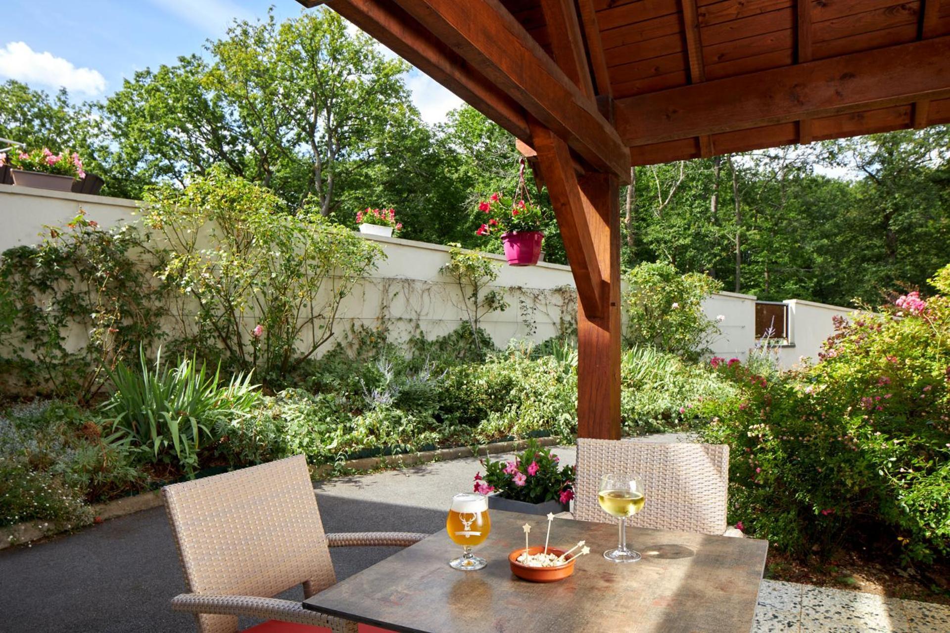 Hotel Centre Port-Royal Saint-Lambert  Екстериор снимка