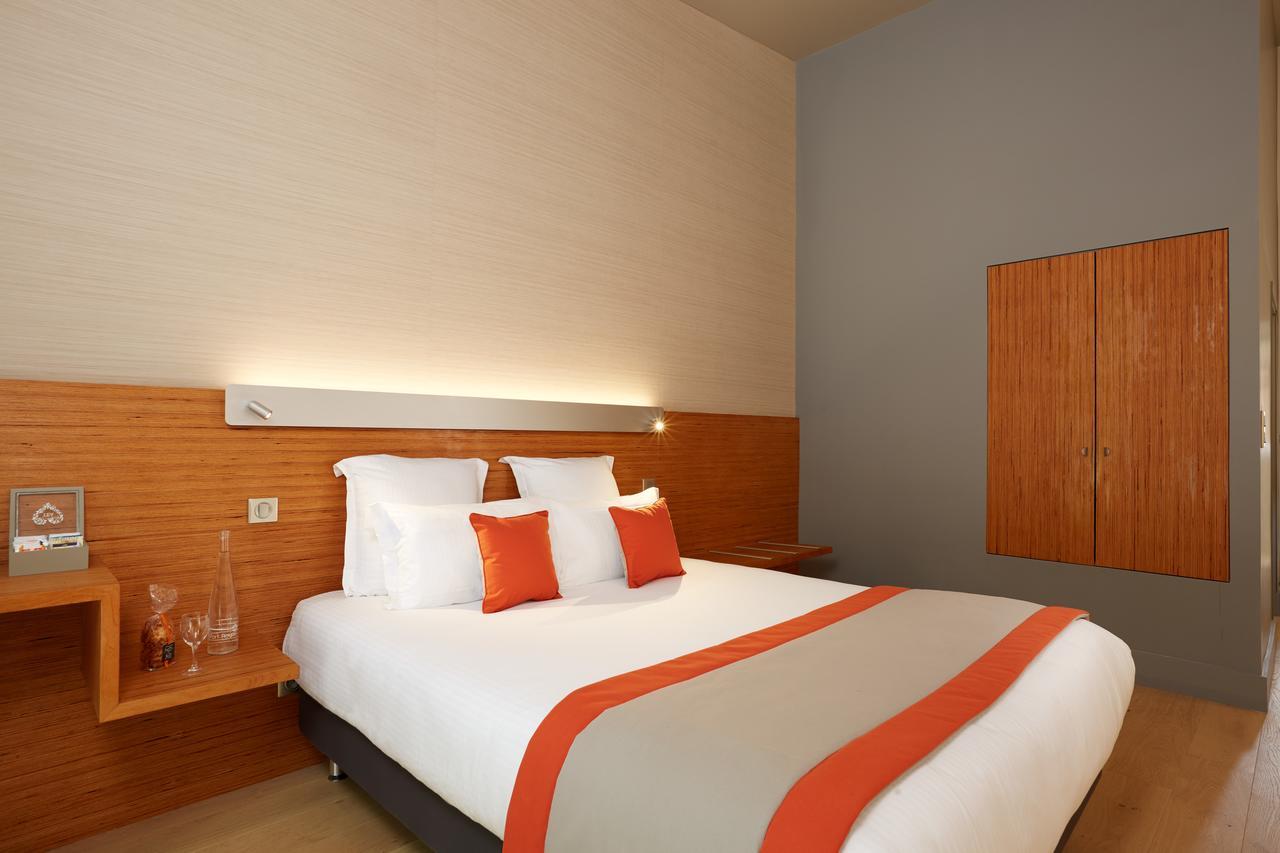 Hotel Centre Port-Royal Saint-Lambert  Екстериор снимка